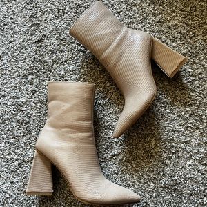 Billini Felka High Ankle Boot | Size 6